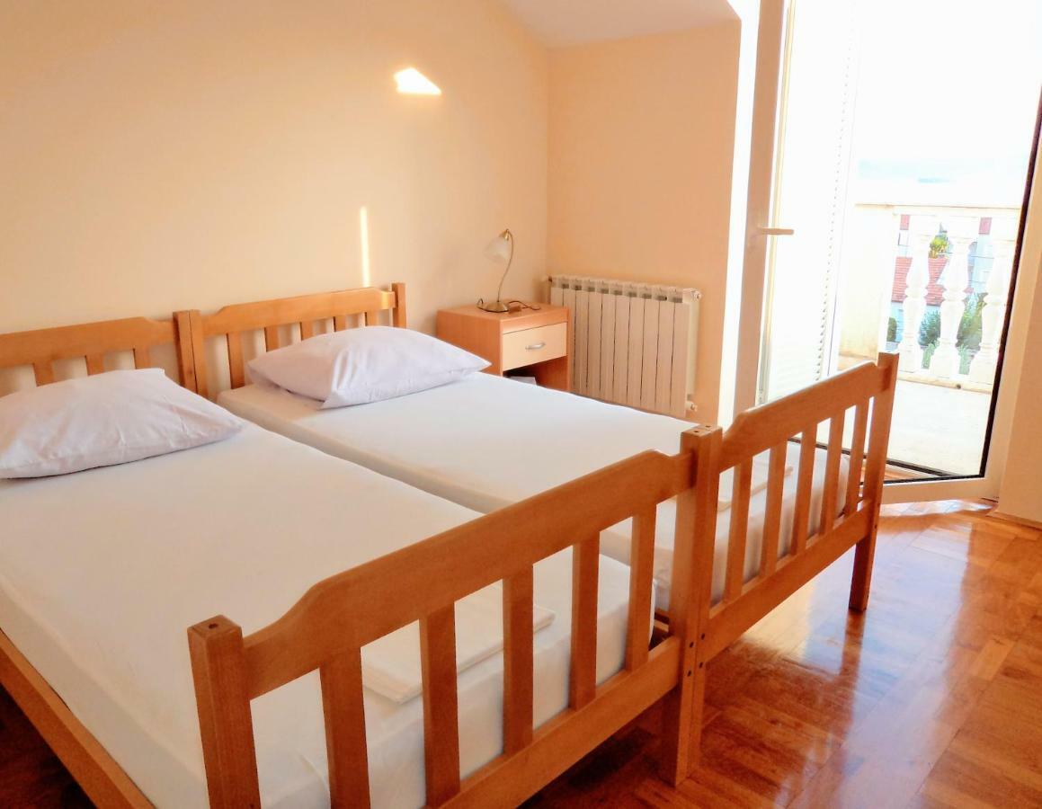 Apartments Andela Sveti Filip i Jakov Eksteriør billede