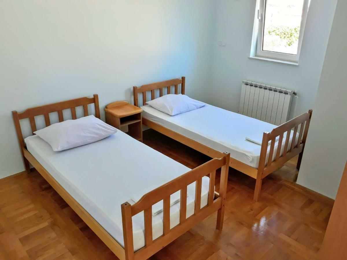 Apartments Andela Sveti Filip i Jakov Eksteriør billede
